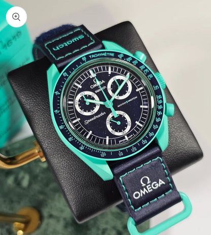 MOONSWATCH MISSION ON EARTH POLAR LIGHTS - SWATCH X OMEGA BIOCERAMIC